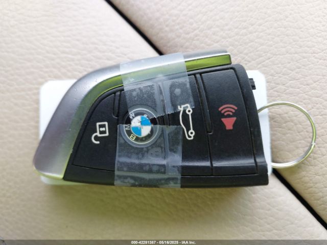 2016 BMW X5 5UXKR2C51G0U17590 Photo 10