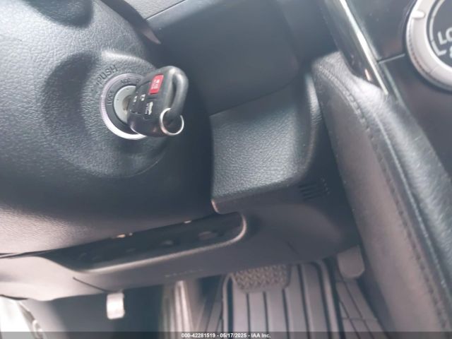4T1BF1FK0EU819365 Toyota CAMRY SE