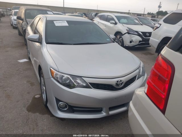 4T1BF1FK0EU819365 Toyota CAMRY SE