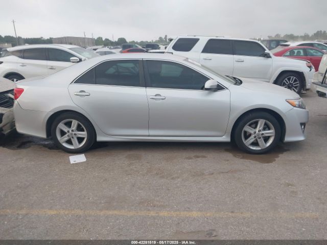 4T1BF1FK0EU819365 Toyota CAMRY SE