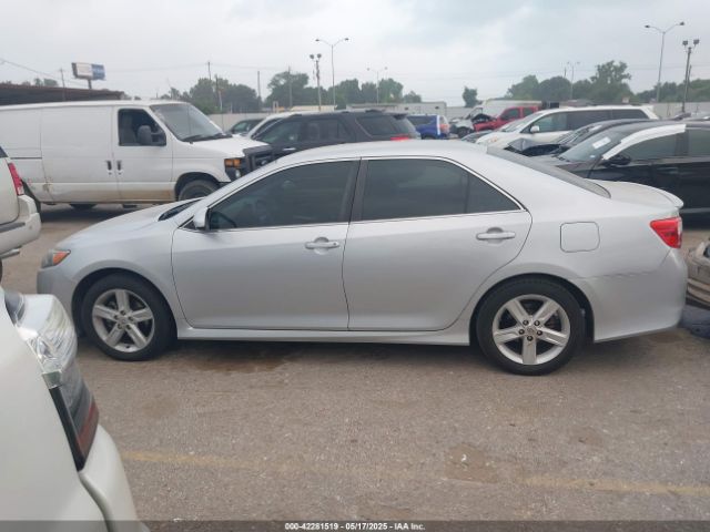 4T1BF1FK0EU819365 Toyota CAMRY SE