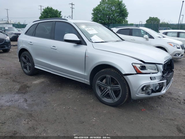 2014 AUDI Q5 WA1DMAFP1EA061093 Photo 0