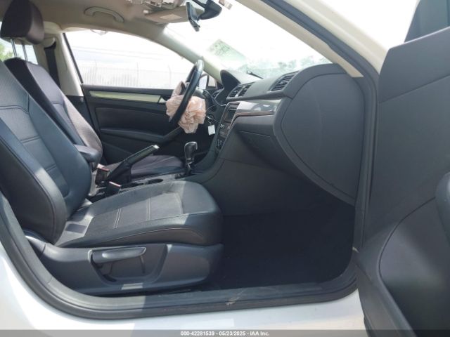 1VWAT7A33EC038693 Volkswagen Passat 1.8t Wolfsburg Edition