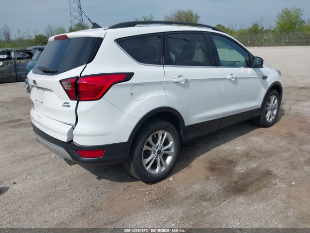 1FMCU9HD8KUB25249 Ford ESCAPE SEL