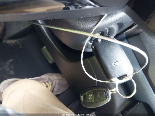 KNDEUCAA0M7041549 KIA SELTOS S