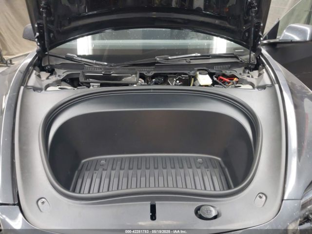 2025 TESLA MODEL 3 5YJ3E1EA4SF952168 Photo 9