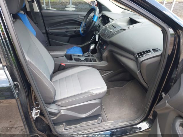 1FMCU0F76HUD05394 Ford ESCAPE S