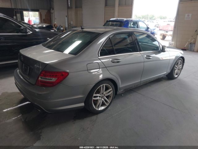 2012 MERCEDES-BENZ C 300 WDDGF8BB2CR226900 Photo 3