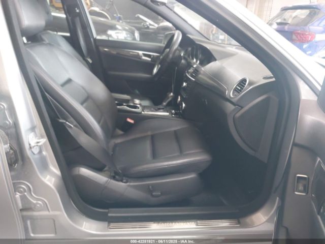 2012 MERCEDES-BENZ C 300 WDDGF8BB2CR226900 Photo 4