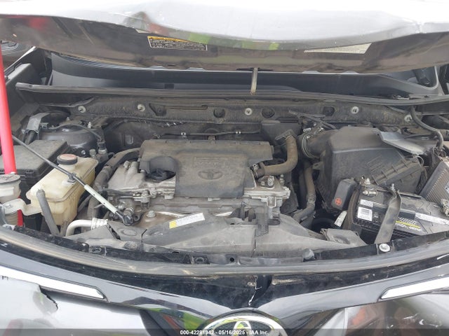 JTMZFREVXGJ072715 Toyota RAV4 LE