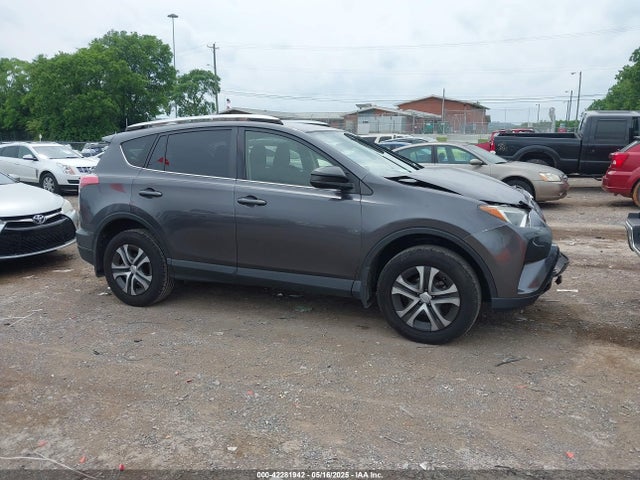 JTMZFREVXGJ072715 Toyota RAV4 LE