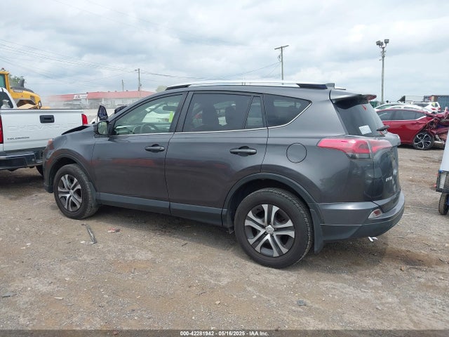 JTMZFREVXGJ072715 Toyota RAV4 LE