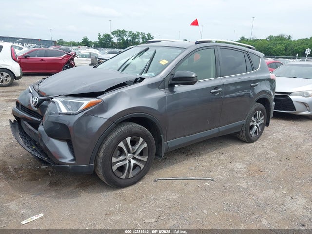 JTMZFREVXGJ072715 Toyota RAV4 LE