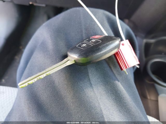 JTDKDTB34E1562216 Toyota Prius C One