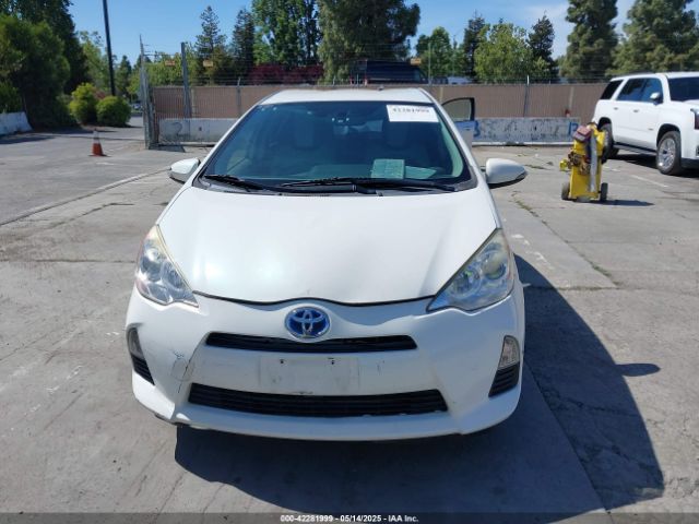 JTDKDTB34E1562216 Toyota Prius C One