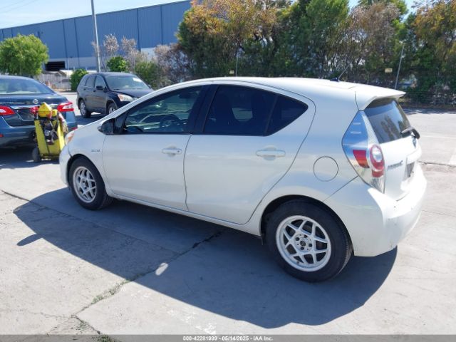 JTDKDTB34E1562216 Toyota Prius C One