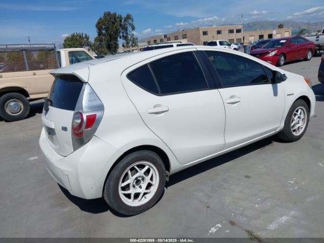 JTDKDTB34E1562216 Toyota Prius C One