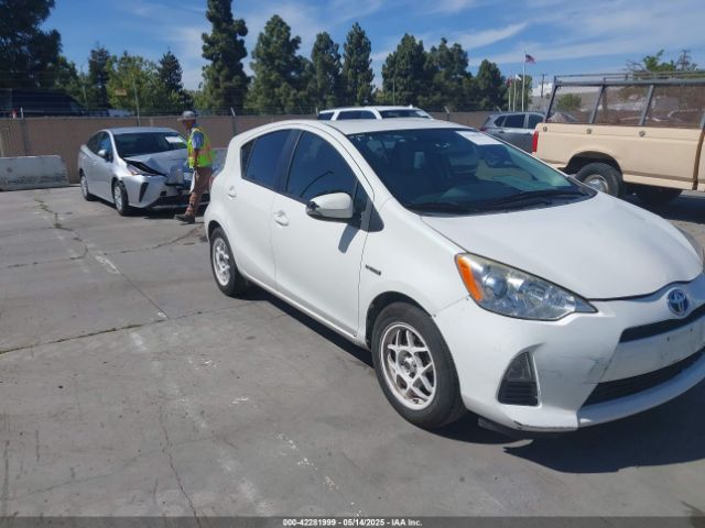 JTDKDTB34E1562216 Toyota Prius C One