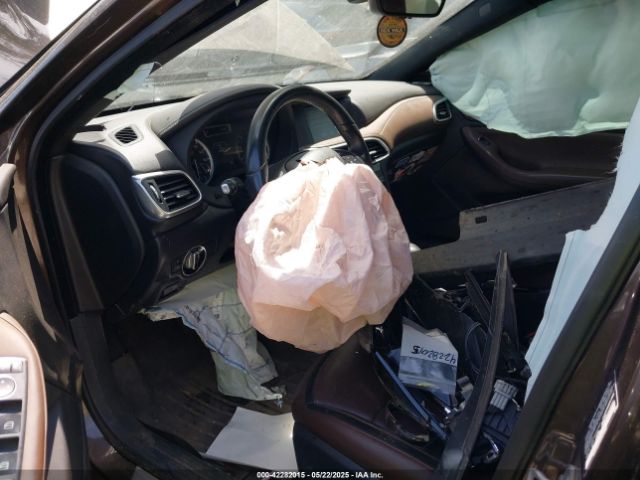 2017 INFINITI QX30 SJKCH5CR9HA018867 Photo 4