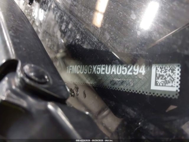 1FMCU9GX5EUA05294 Ford ESCAPE SE