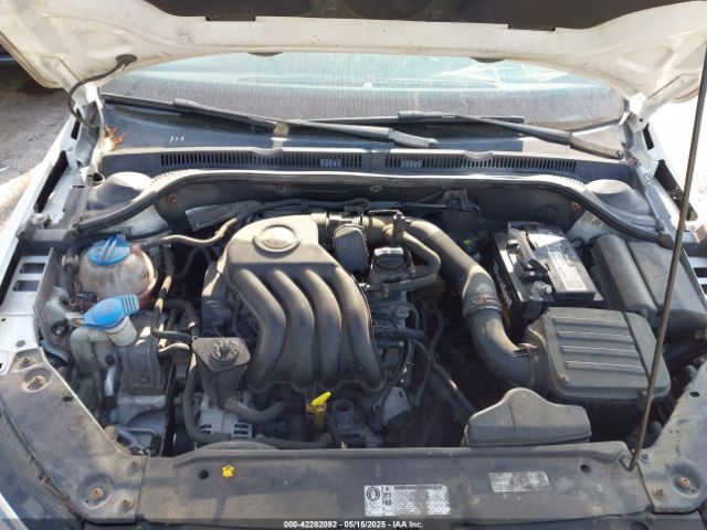 3VW1K7AJXEM373112 Volkswagen Jetta 2.0l S