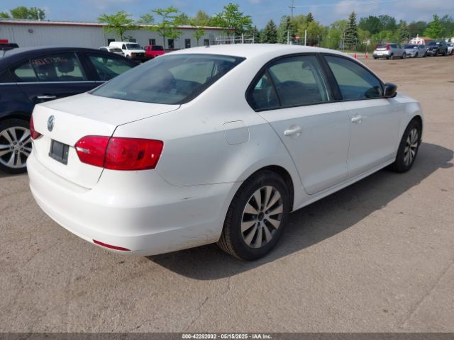 3VW1K7AJXEM373112 Volkswagen Jetta 2.0l S