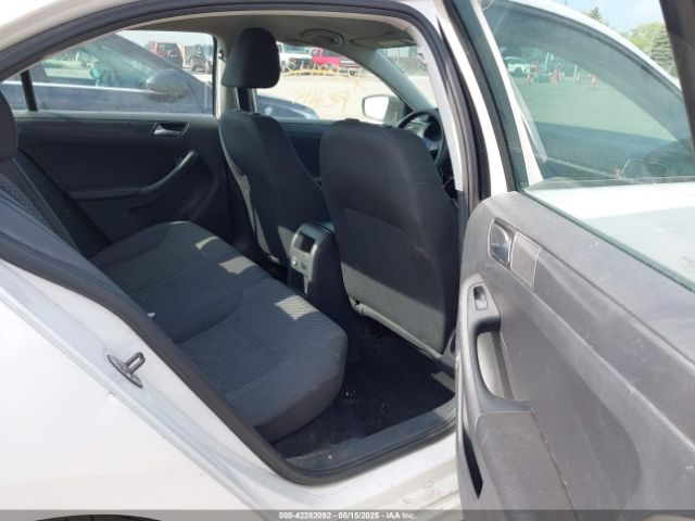 3VW1K7AJXEM373112 Volkswagen Jetta 2.0l S