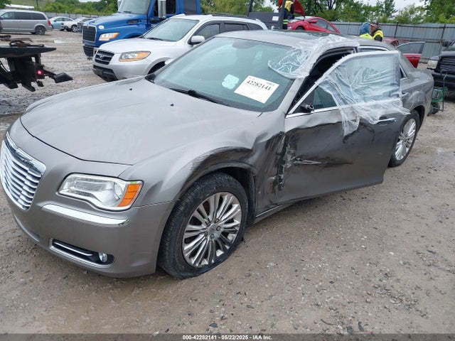 Chrysler 300c Awd 2014 2C3CCAKG8EH164446 Image 2