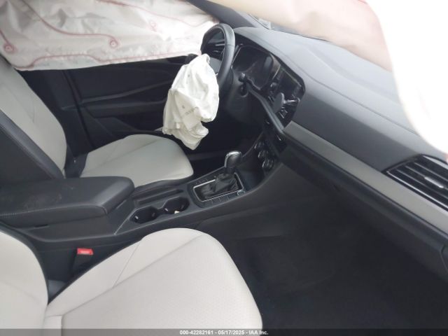 2020 VOLKSWAGEN JETTA 3VWCB7BU7LM062865 Photo 4