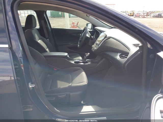 1G1ZD5ST3SF139662 Chevrolet Malibu Fwd 1lt