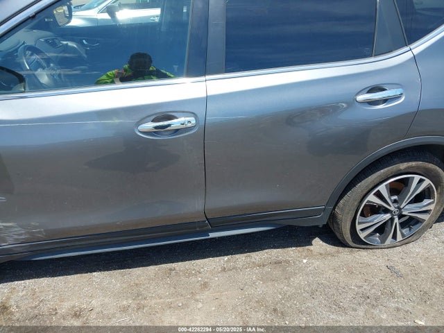 JN8AT2MV8KW370517 Nissan ROGUE SV