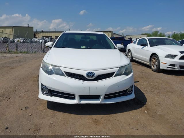 4T1BF1FK1EU348732 Toyota CAMRY SE