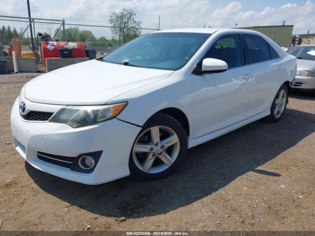 4T1BF1FK1EU348732 Toyota CAMRY SE