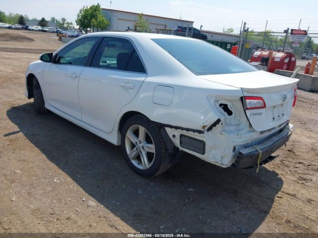 4T1BF1FK1EU348732 Toyota CAMRY SE