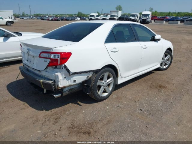 4T1BF1FK1EU348732 Toyota CAMRY SE
