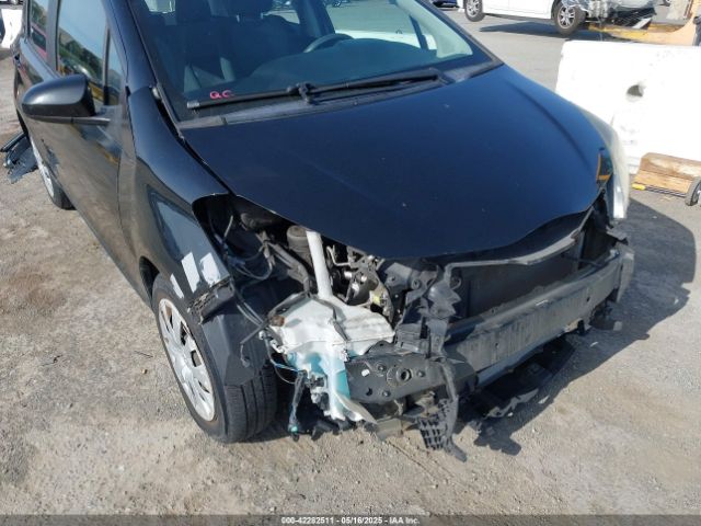 VNKKTUD3XFA032461 Toyota YARIS L