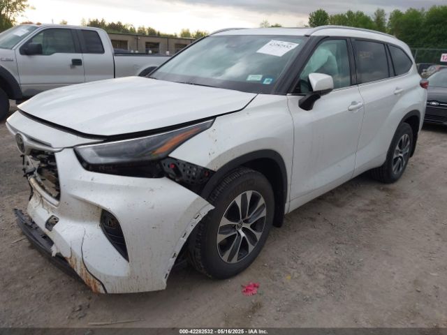 5TDGZRBHXNS178532 Toyota Highlander Xle