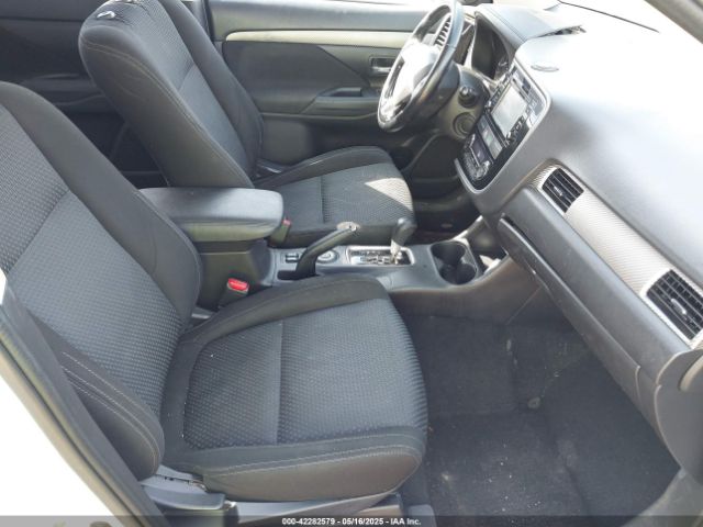 2016 MITSUBISHI OUTLANDER JA4AZ3A35GZ063910 Photo 4