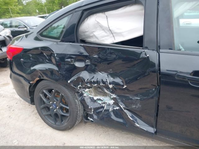 1FADP3F23GL244313 Ford FOCUS SE