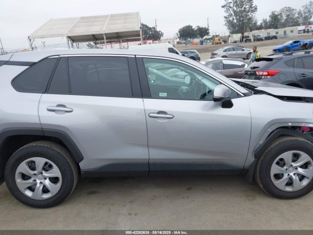 2T3K1RFV5SW384630 Toyota RAV4 LE
