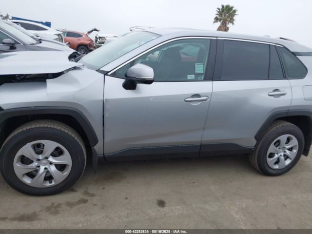 2T3K1RFV5SW384630 Toyota RAV4 LE