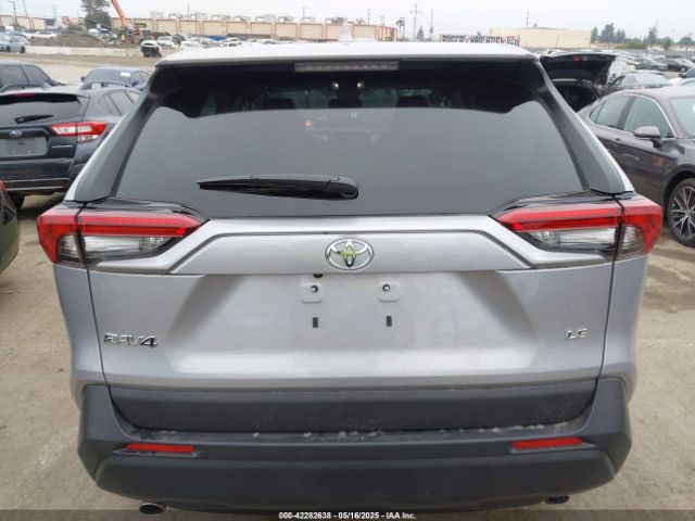 2T3K1RFV5SW384630 Toyota RAV4 LE