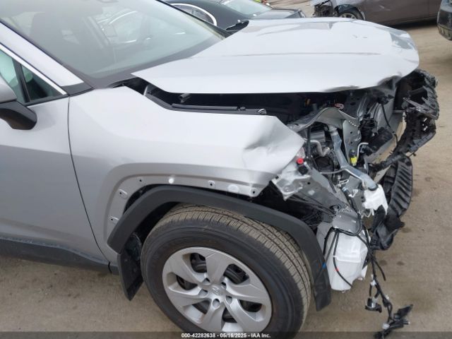 2T3K1RFV5SW384630 Toyota RAV4 LE