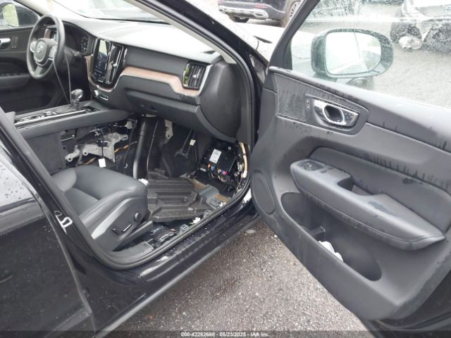 2021 VOLVO XC60 YV4102RK0M1675302 Photo 4