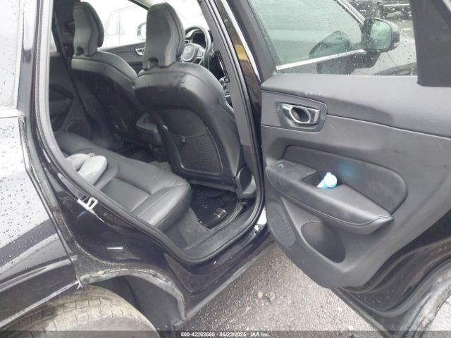 2021 VOLVO XC60 YV4102RK0M1675302 Photo 7