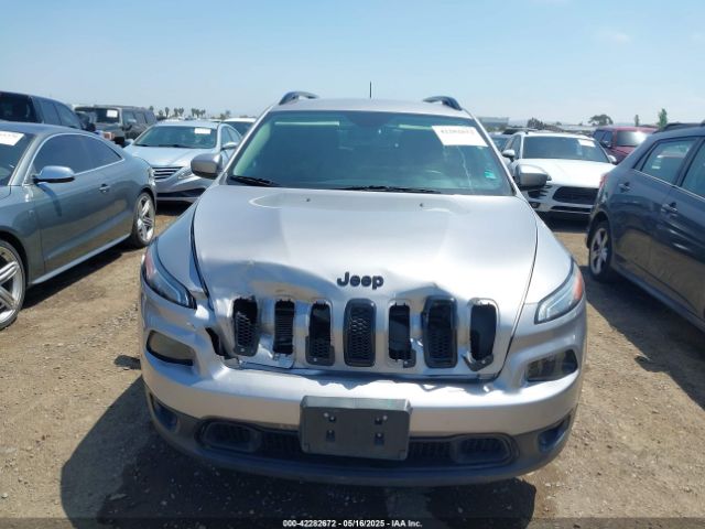 1C4PJLCB9JD556540 Jeep Cherokee Latitude Fwd