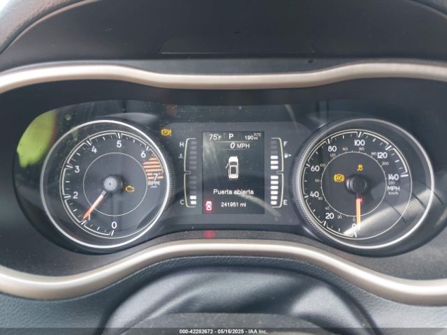 1C4PJLCB9JD556540 Jeep Cherokee Latitude Fwd