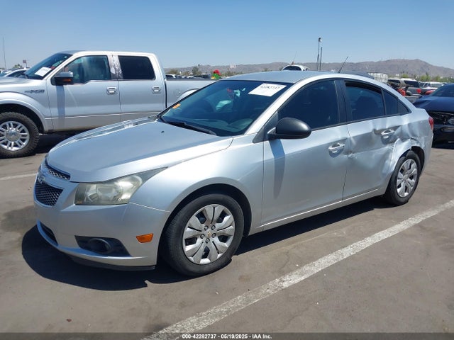 1G1PA5SH6E7468916 Chevrolet Cruze Ls Auto