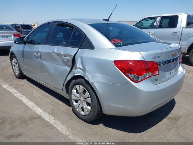 1G1PA5SH6E7468916 Chevrolet Cruze Ls Auto