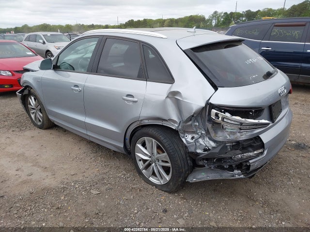 2018 AUDI Q3 WA1ECCFS1JR023396 Photo 2